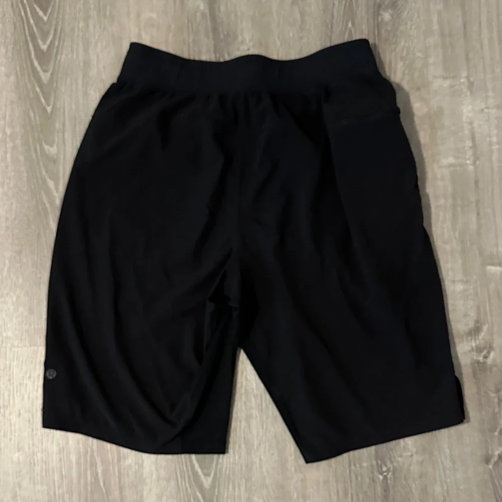 Lululemon Medium THE Short Linerless Men's Black Lightweight Gym Athletic Shorts - Picture 3 of 8